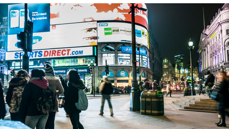 Digital Signage - Piccadilly Circus at night